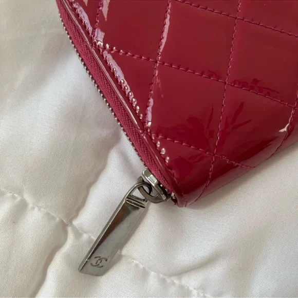 Authentic Chanel zippy wallet - Picture 4 of 13